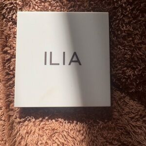 ILIA warm nude pallete
